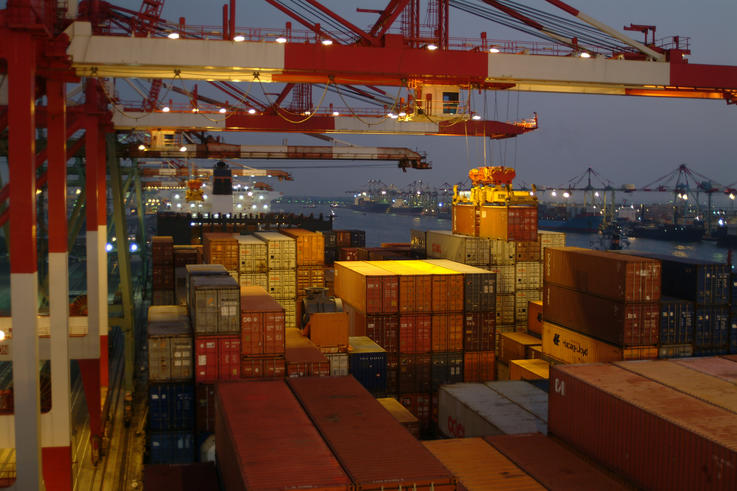 Fachkräfte für die Region: Logistik und Maritime Wirtschaft gehören in der Metropolregion Nord-West zu den dominierenden Wirtschaftsbereichen. <span>Bild: Fotodock</span>