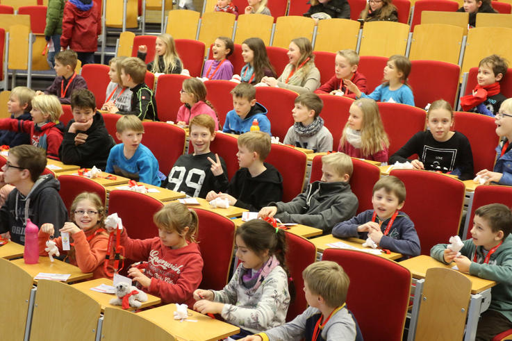 Etwa 110 Kinder nahmen an einer nur für sie ausgearbeiteten Vorlesung teil.