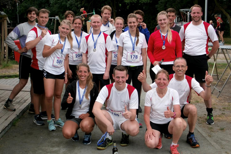 Das Team der Jade Hochschule nach der erfolgreichen Teilnahme am Gorch Fock Lauf. <span>Foto: Jade HS</span>