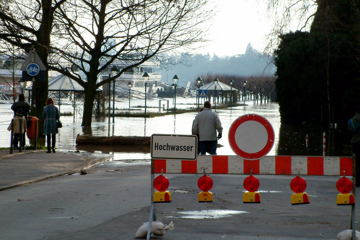 Das Rheinhochwasser in Bonn im Jahr 2003 wurde durch starke und lang andauernde Regenfälle ausgelöst. Welche Hochwasser-Risiken im Mittelmeerraum bestehen, soll unter anderem bei der Sommerschule untersucht werden. <span>Foto: Dr. Helge Bormann</span>