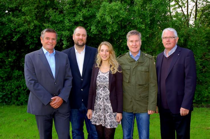 (v.l.) Dr. Jürgen Petzold, Dr. Michael Schuricht, Annika Schöbel (Institutsassistentin), Dr. Thomas Lekscha und Dr. Horst Kiel.