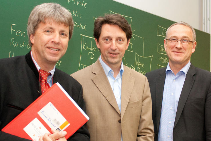 Möchten eine neue Innovationskultur zwischen Wissenschaft und Wirtschaft schaffen (v.li.n.re.): Dr. Elmar Schreiber, Präsident der Jade Hochschule, Heinz-Jürgen Gerdes, Beratungsunternehmen Gerdes, Prof. Dr. Manfred Weisensee, Vizepräsident für Forschung.