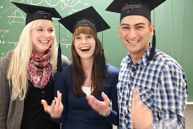 Grund zur Freude für Promovierende: 45 Promotionsstipendien vergibt das Land Niedersachsen an die Jade Hochschule und ihre universitären Kooperationspartner. Foto: Michael Stephan