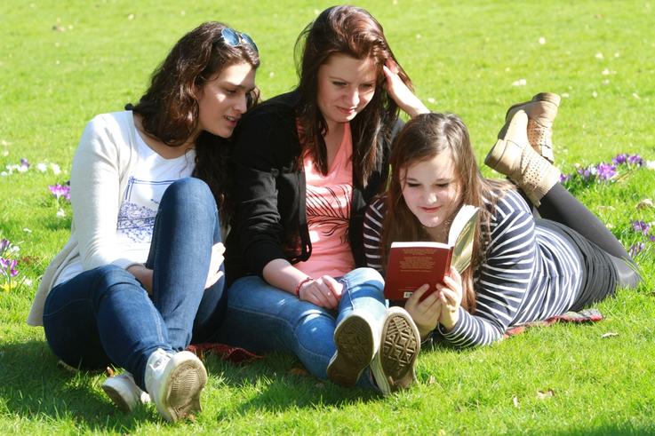 Die Studierenden lernten in kleinen Gruppen wissenschaftliches Arbeiten und in Gesprächen mit den Workshop-Leitern wurde ihnen verdeutlicht, dass alle Mitarbeiter der Hochschule bei Fragen als Ansprechpartner zur Verfügung stehen.