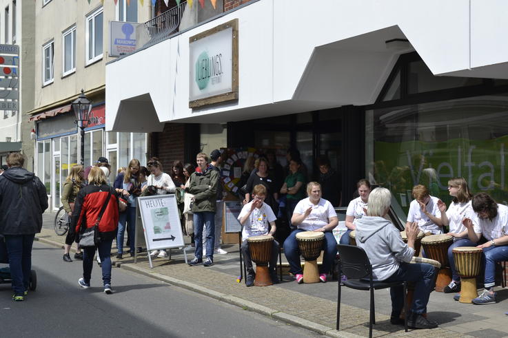 Auch Musiker_innen hatten die Chance, dem Publikum auf dem Lieblings.Markt ihre Stücke vorzustellen.