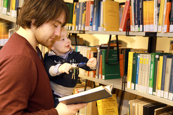 Studierende und Mitarbeiter_innen mit Familienaufgaben erfahren an der Jade Hochschule zahlreiche Unterstützungs- und Beratungsangebote. <span>Foto: Piet Meyer</span>