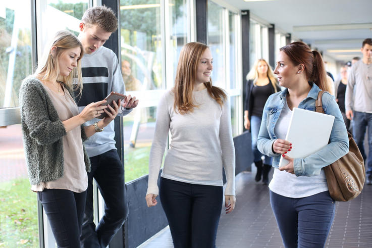 Wer noch nicht weiß, was er oder sie studieren möchte, kann als „Gast für einen Tag“ zusammen mit Studierenden einzelne Studiengänge und die Hochschule näher kennenlernen. <span>Foto: Bonnie Bartusch</span>