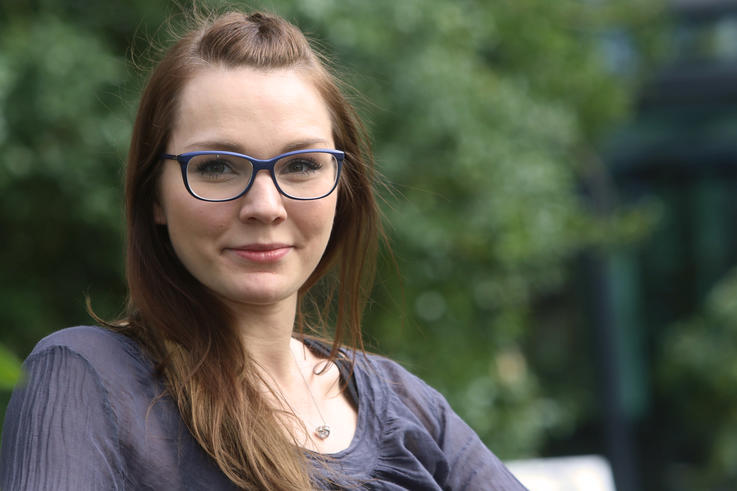 Marilena Sydow ist Absolventin des Studiengangs Assistive Technologien. In ihrer Bachelorarbeit entwickelte sie einen mobilen Therapiesitz, der die Bewegungen eines Pferdes simuliert.