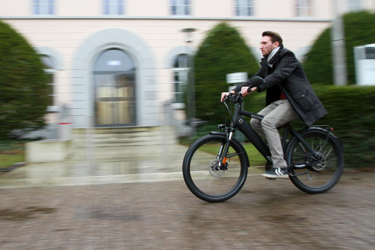 Probefahrt mit einem Elektrorad.