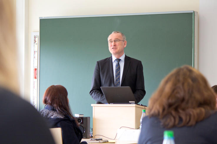 Hochschulpräsident Prof. Dr. Manfred Weisensee begrüßte die Teilnehmer der Tagung.<span>Foto: Sebastian Preiß</span>