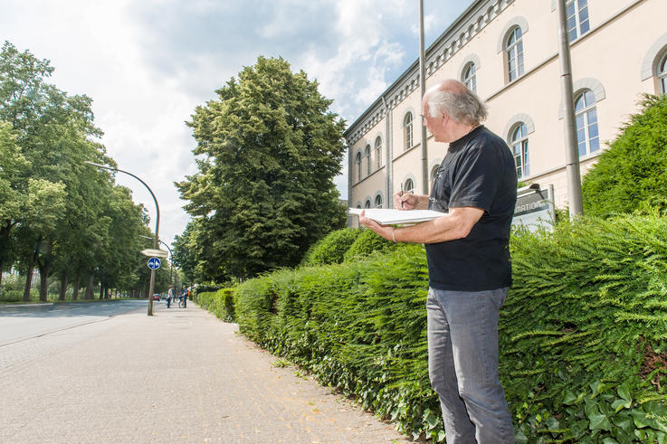 Prof. Holm Kleinmann freut sich auf die kreativen Gestaltungsideen der Studierenden für die Oldenburger Wissenschaftsmeile. Foto: Michael Stephan