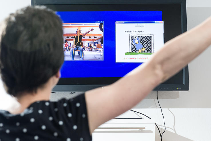 Angehende Ingenieure der Jade Hochschule lassen ihre Entwicklungen von Menschen mit Behinderungen testen.