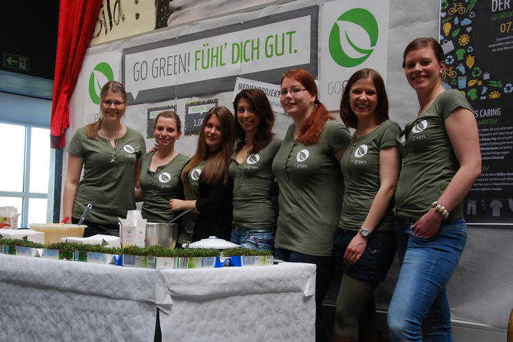 Das Team von GOgreen (Alessa Hollenberg, Katja Schneiderheinze, Lisa-Sophie Kempke, Hatice Kadija Ege, Frederike Striecker, Kim-Sarah Wiegel und Helena Berhörster) ist stolz, den Studierenden in diesem Semester das Thema Nachhaltigkeit näher gebracht zu haben und darüber hinaus viele Organisationen zu unterstützen.