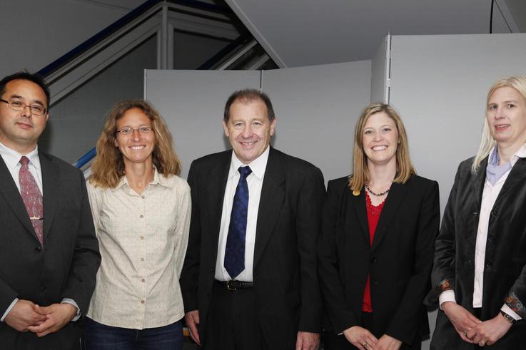 v.l.: Prof. Dr. Christoph Wunck, Prof. Dr. Tanja Karp, Prof. Dr. Al Sacco, Prof. Dr. Audra Morse und Prof. Dr. Sabine Baumann. Foto: Gert Oeser