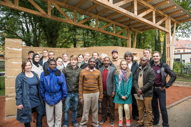 Das Team mit Gästen aus Uganda.<span>Fotos: Andreas Rothaus/Jade HS</span>