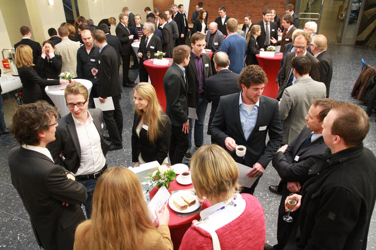 Es finden regelmäßige Treffen zwischen den Stipendiaten, den Förderern und der Jade Hochschule statt.<span>Foto: Piet Meyer/Jade HS</span>